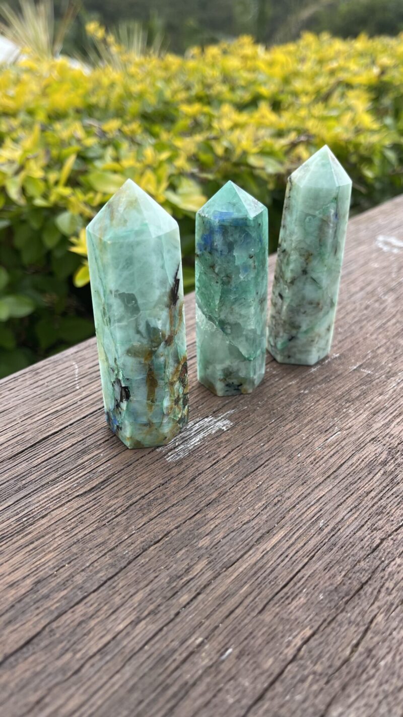 “Phoenix Stone” – Natural Fenghuanglite with Lapis Lazuli Inclusions (Approx. 8cm Tall)